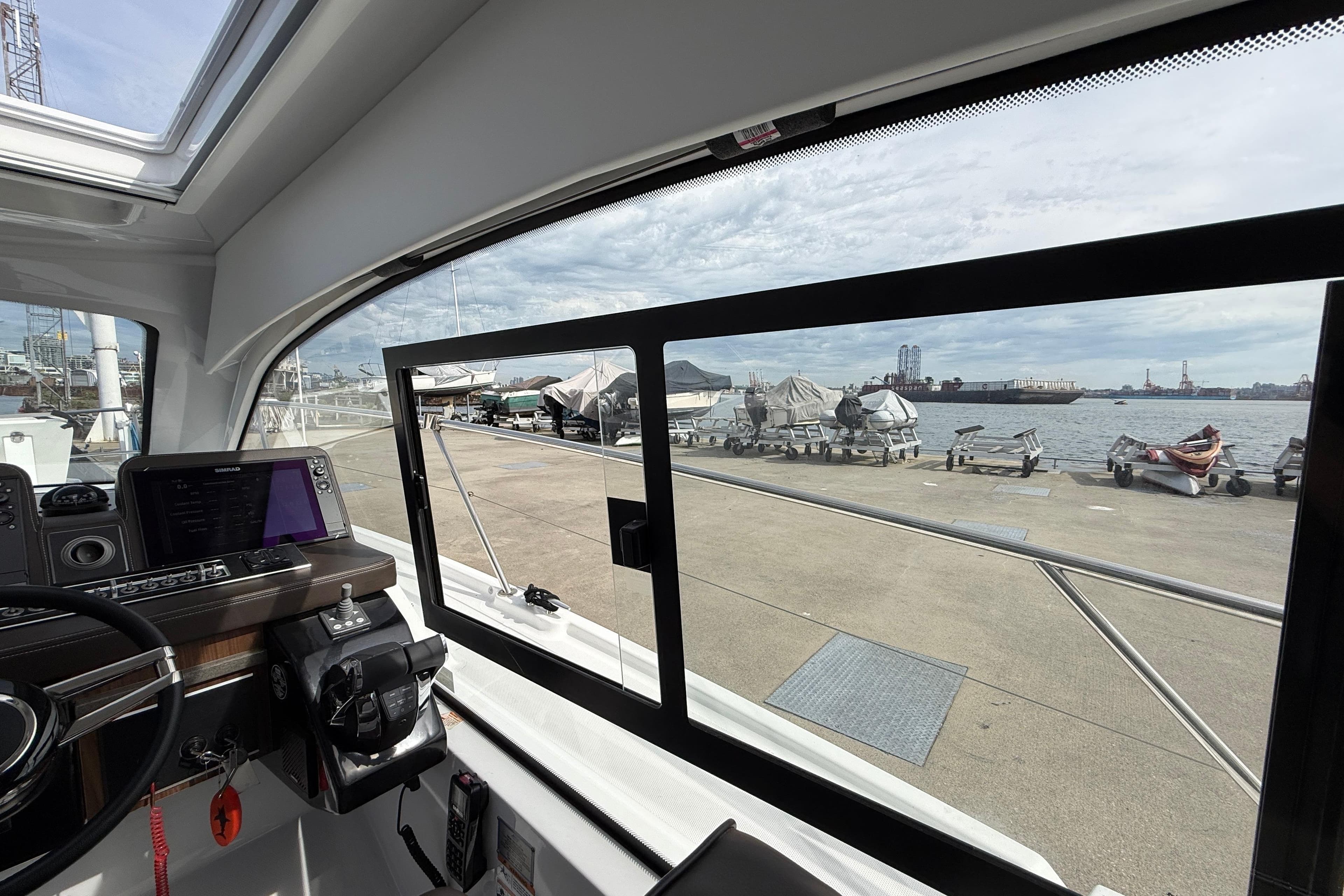 2022 Four Winns V355 Coupe OB