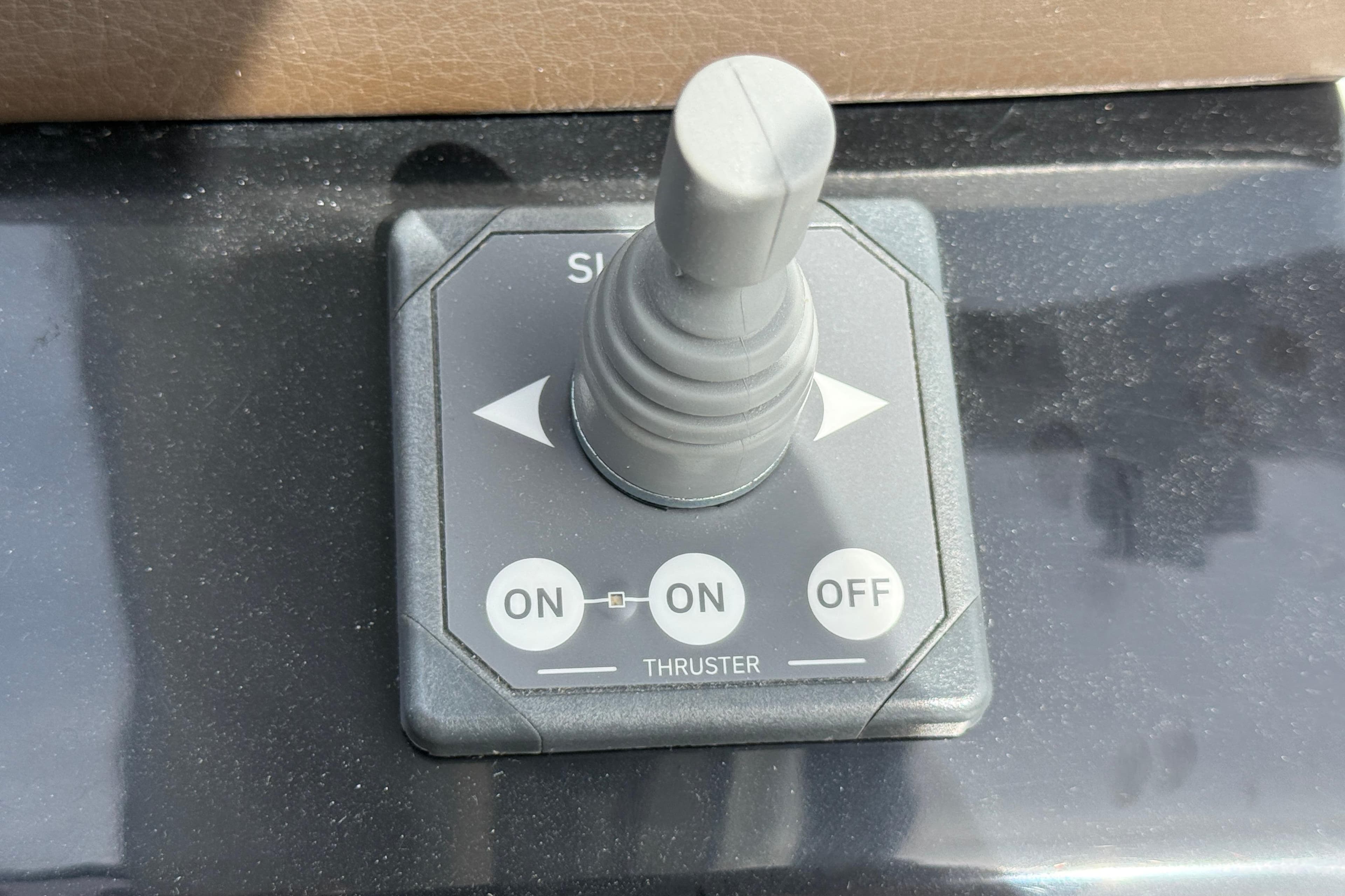 2022 Four Winns V355 Coupe OB