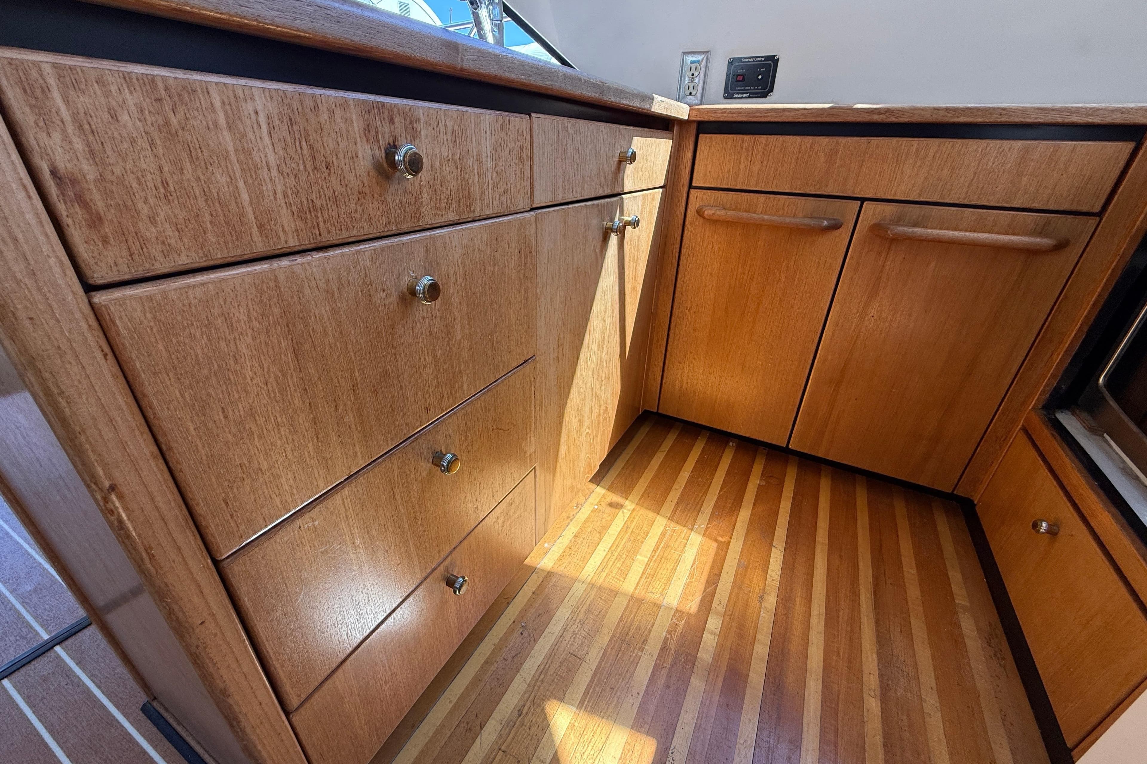 1998 Bayliner 3788 Command Bridge Motoryacht
