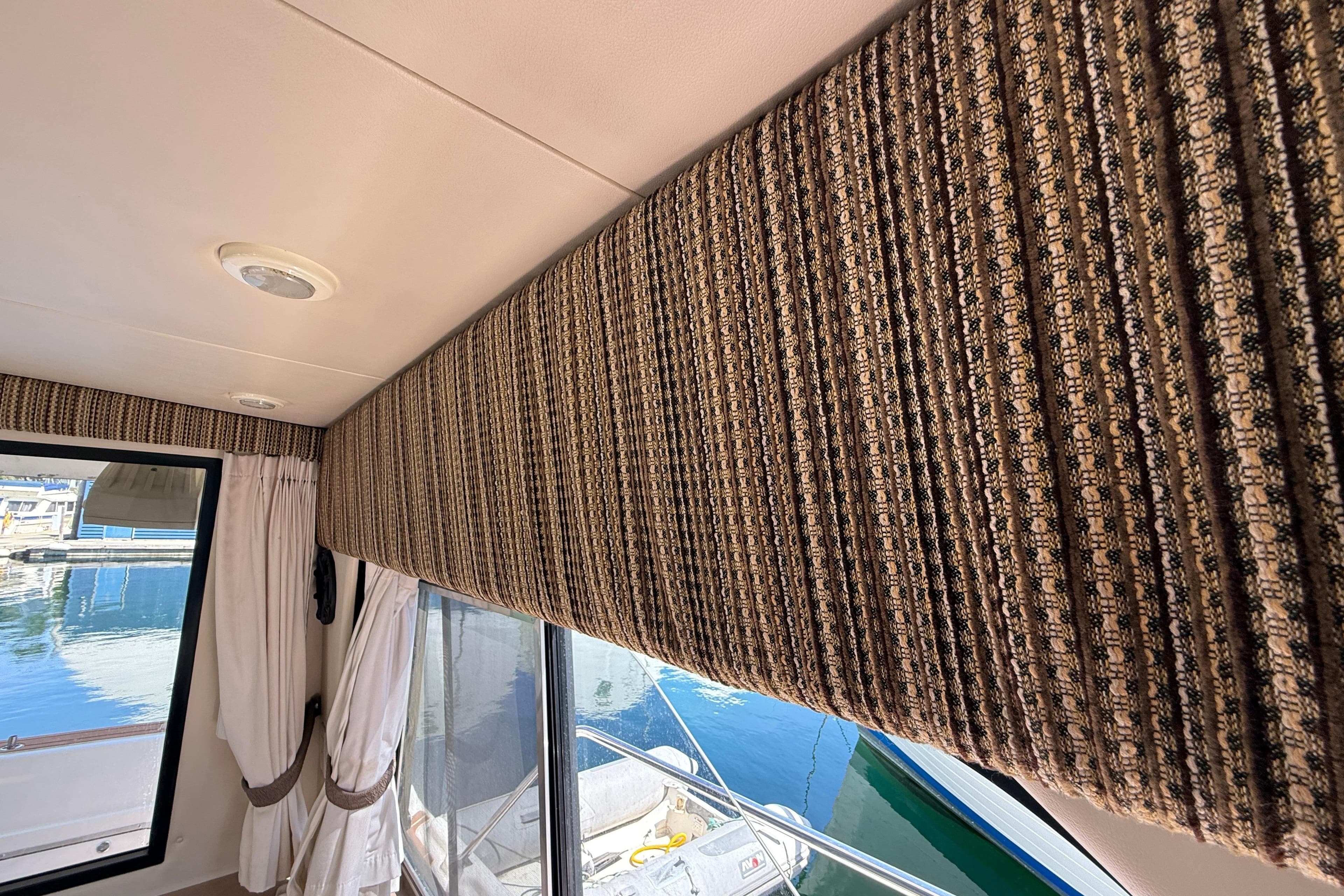 1998 Bayliner 3788 Command Bridge Motoryacht
