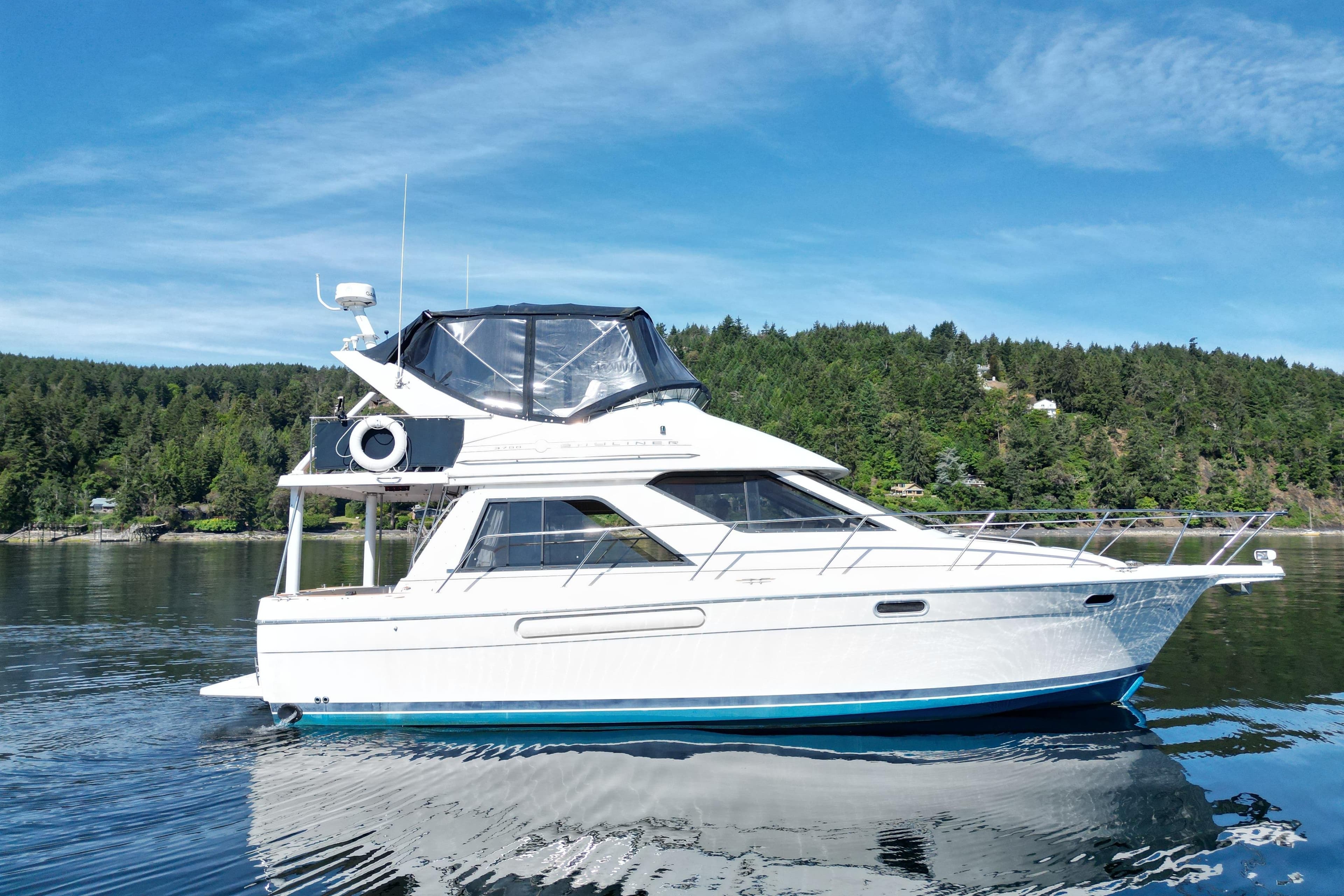 1998 Bayliner 3788 Command Bridge Motoryacht