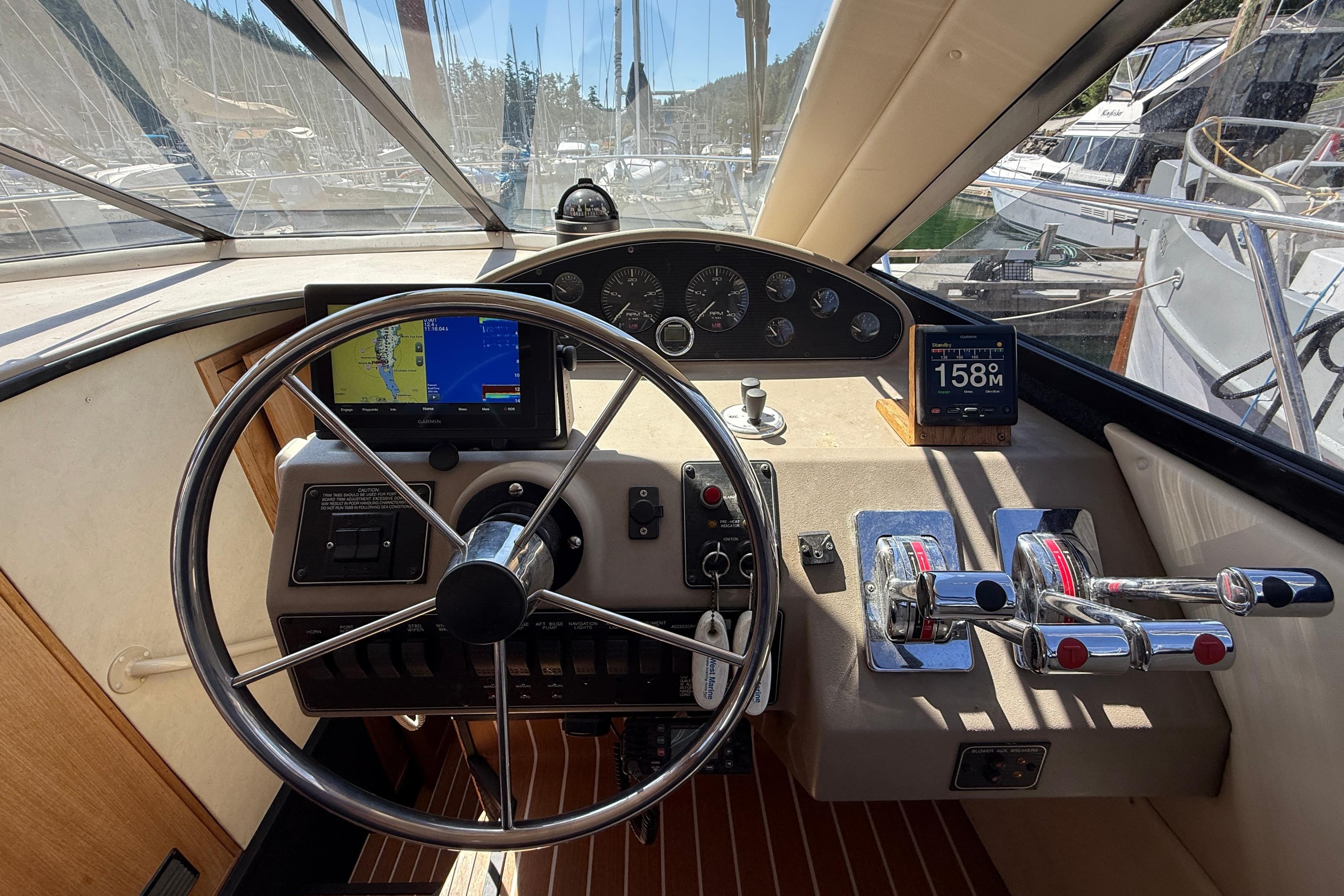 1998 Bayliner 3788 Command Bridge Motoryacht