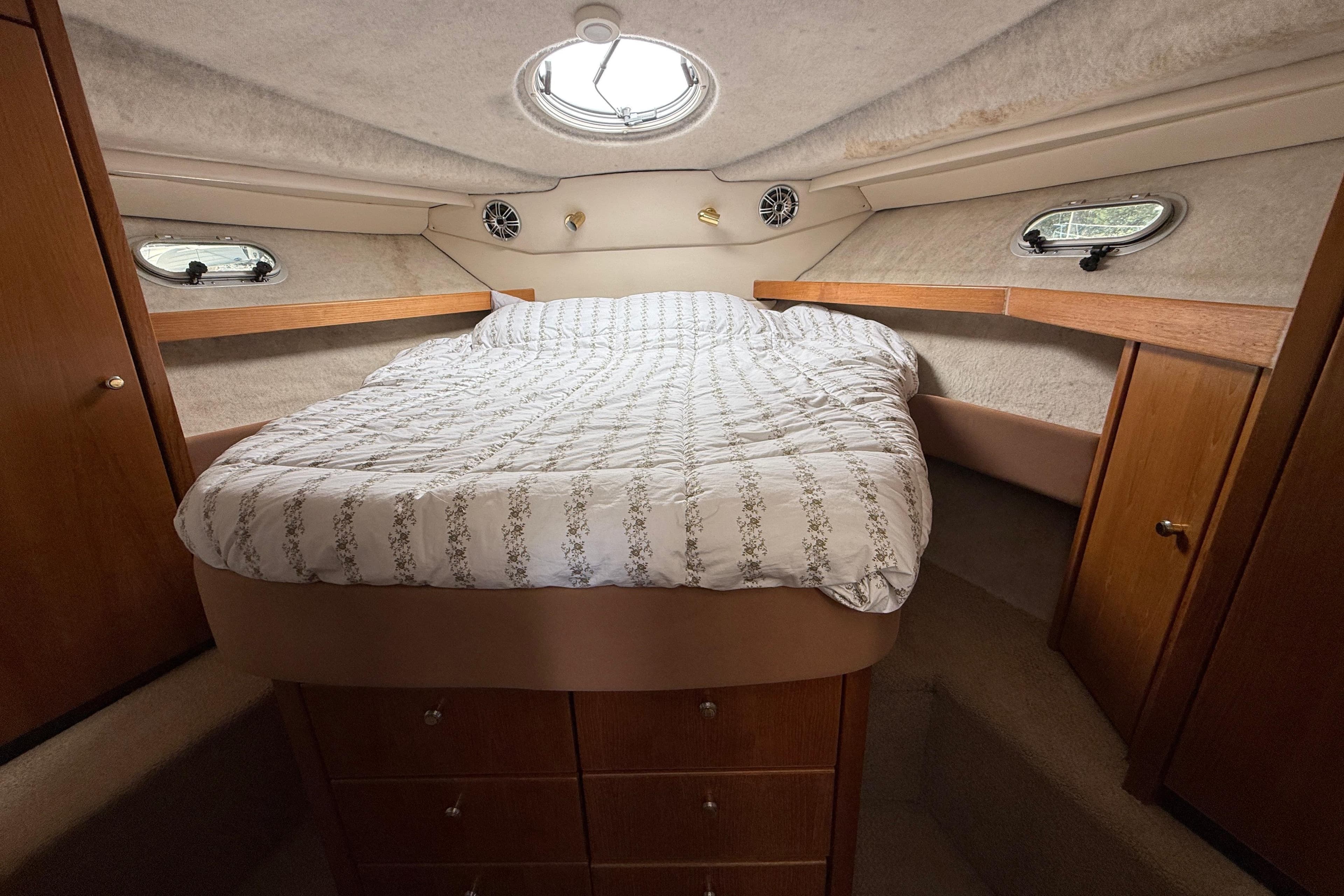 1998 Bayliner 3788 Command Bridge Motoryacht