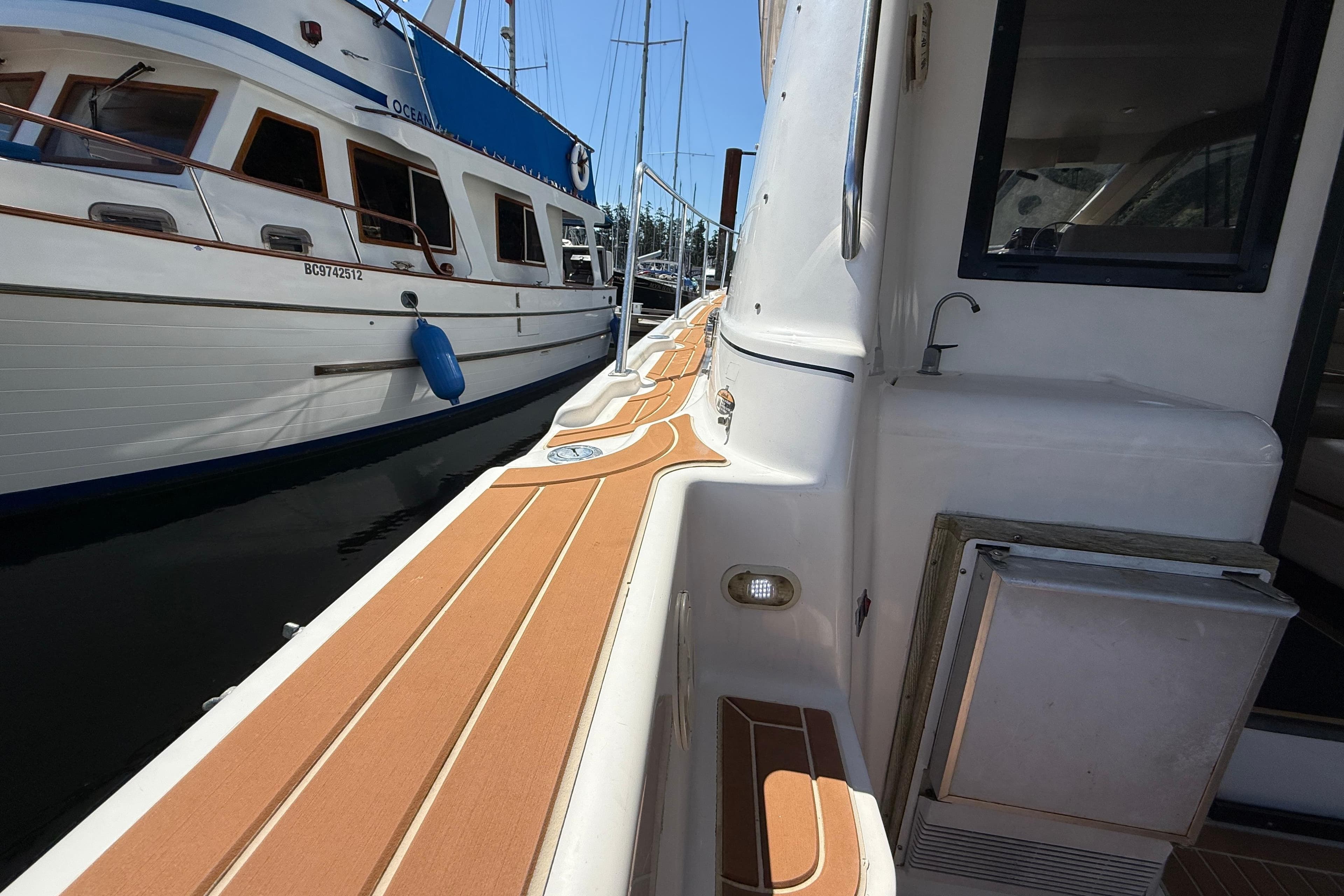 1998 Bayliner 3788 Command Bridge Motoryacht
