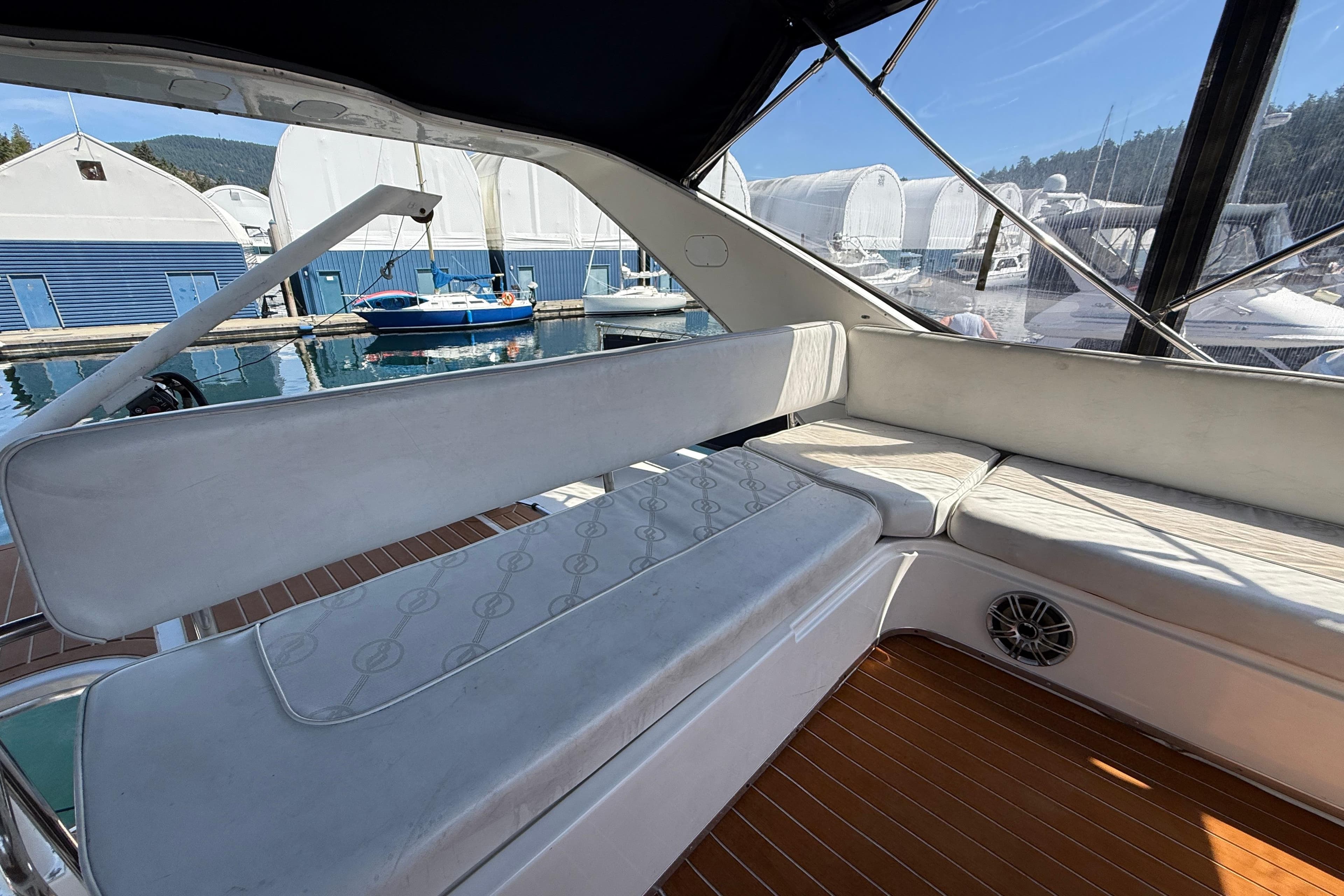 1998 Bayliner 3788 Command Bridge Motoryacht