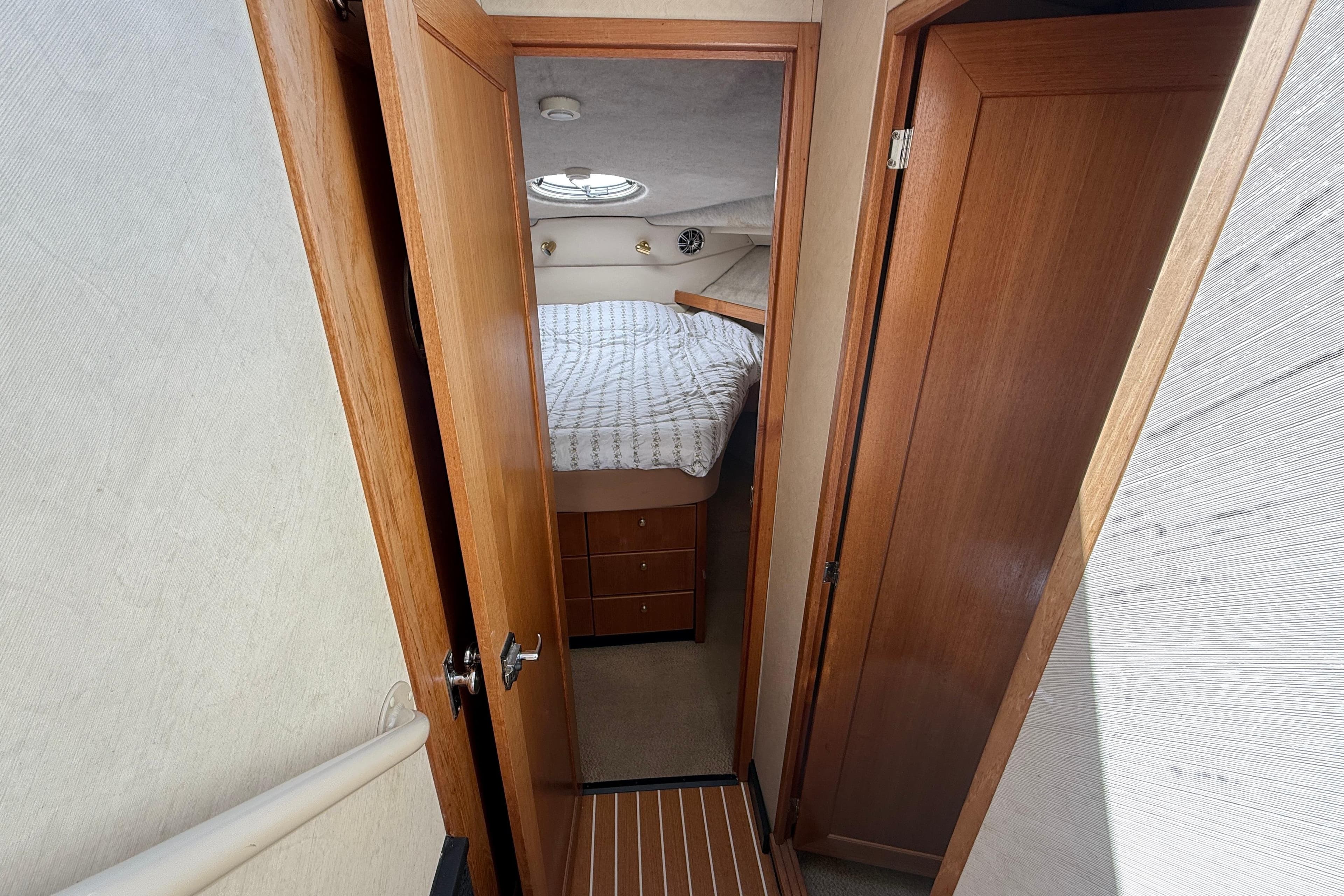 1998 Bayliner 3788 Command Bridge Motoryacht