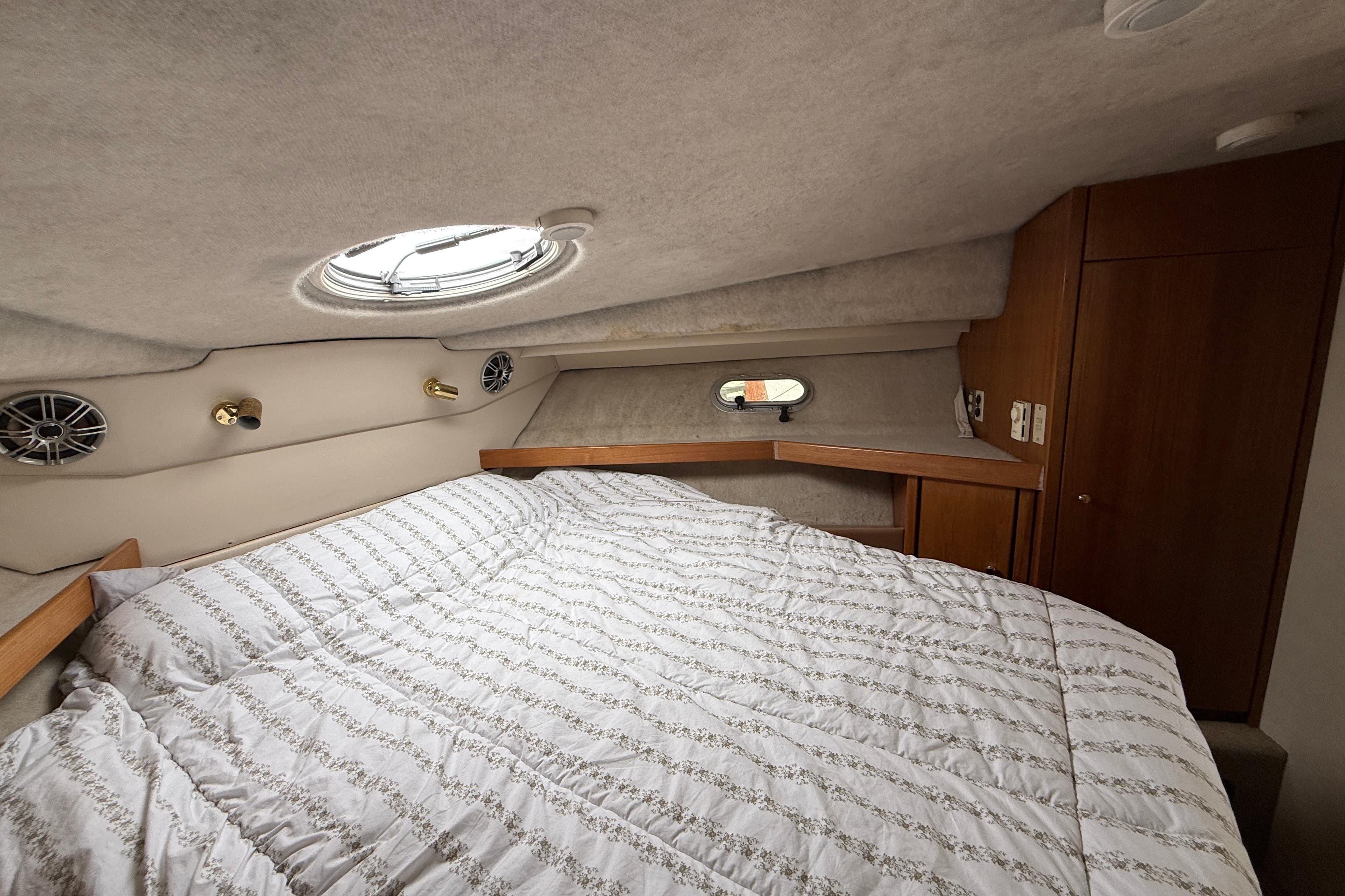 1998 Bayliner 3788 Command Bridge Motoryacht