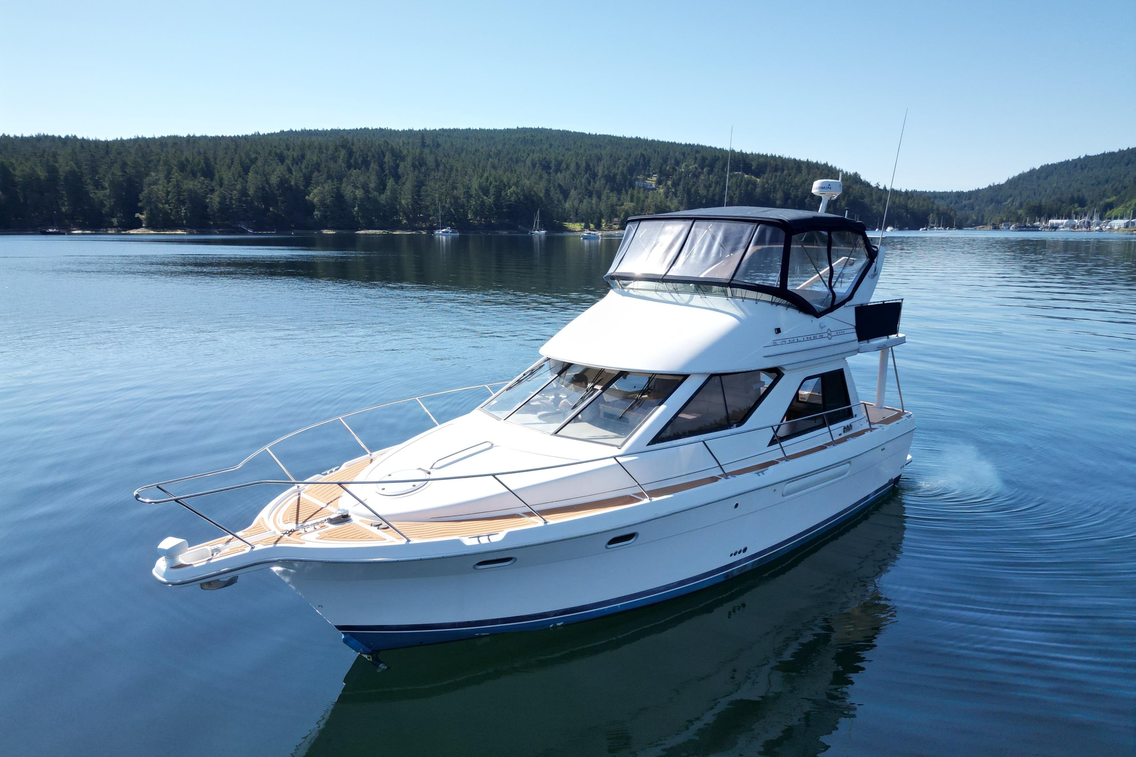 1998 Bayliner 3788 Command Bridge Motoryacht