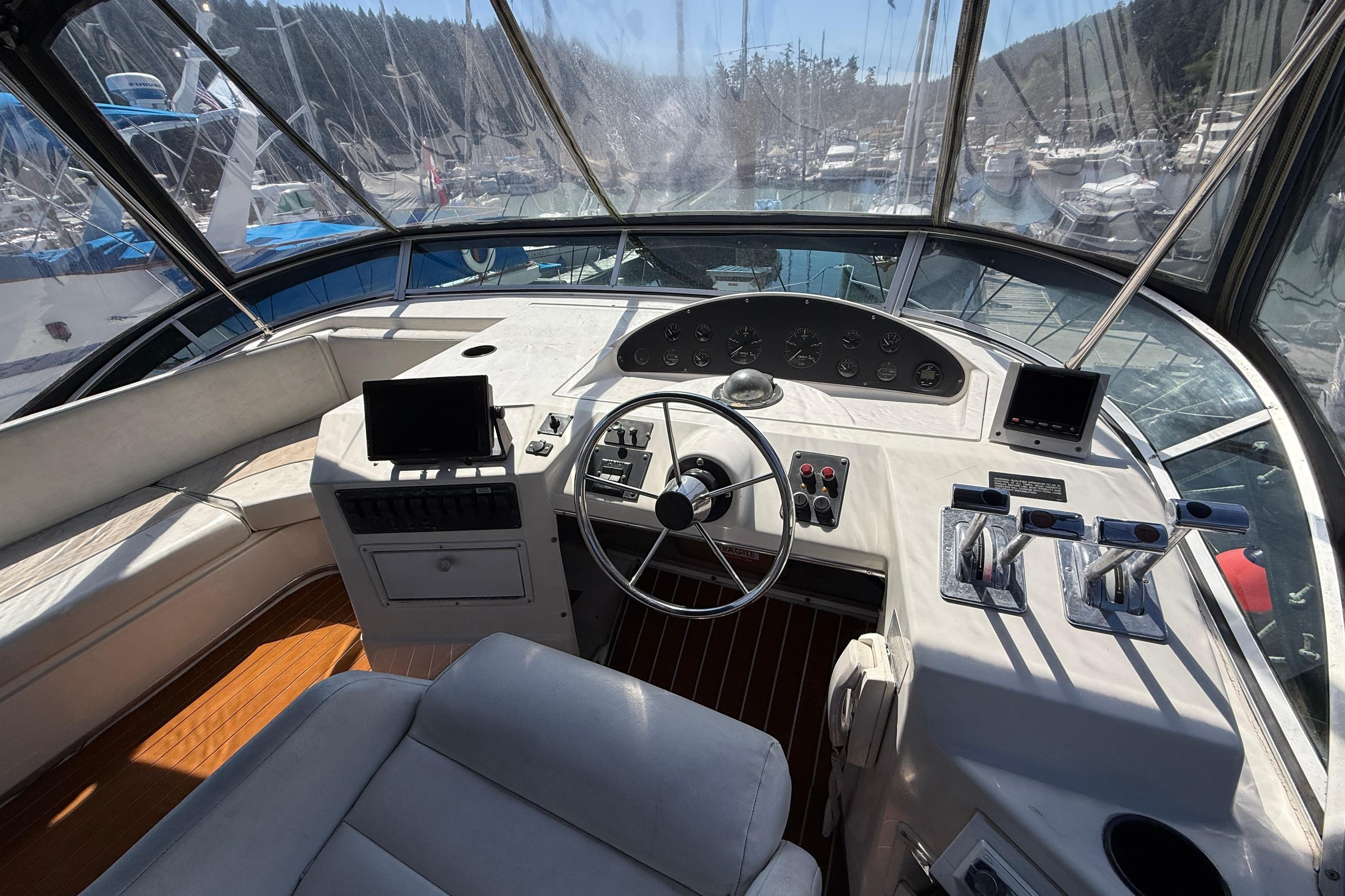 1998 Bayliner 3788 Command Bridge Motoryacht