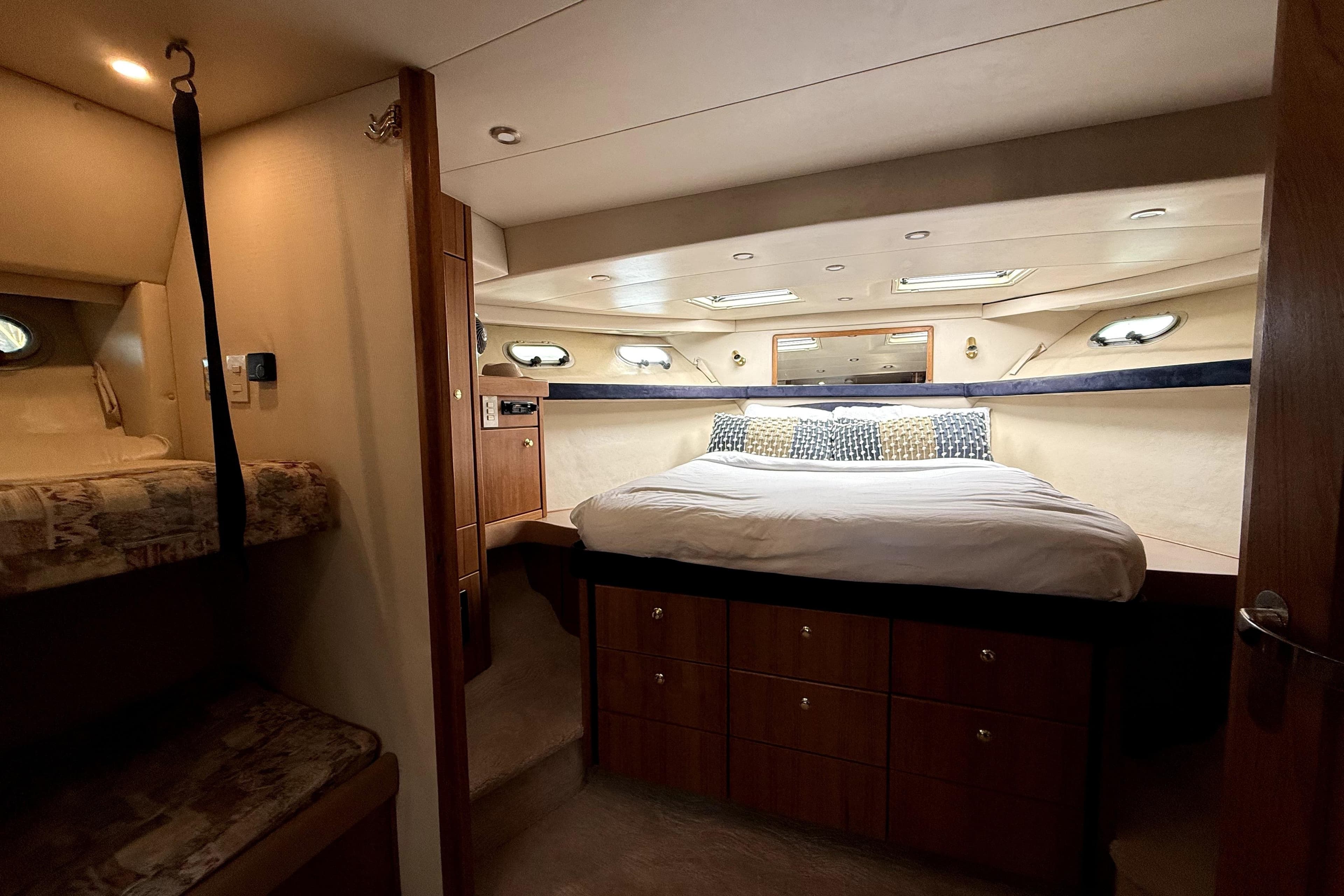 1998 Bayliner 4788 Pilot House Motoryacht