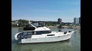 "Hold Fast" Bayliner 3888 Tour
